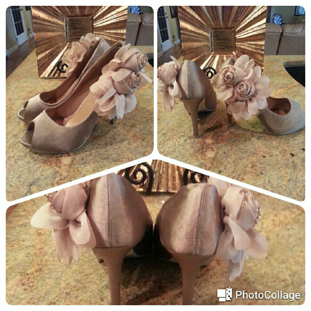 Size 10 Gorgeous taupe / beige heels